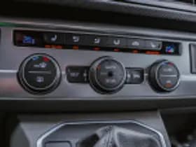 Volkswagen Caravelle thumbnail 70