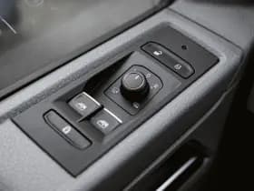 Volkswagen Caravelle thumbnail 27