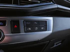 Volkswagen Caravelle thumbnail 22