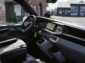 Volkswagen Caravelle thumbnail 8