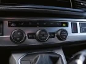 Volkswagen Caravelle thumbnail 73