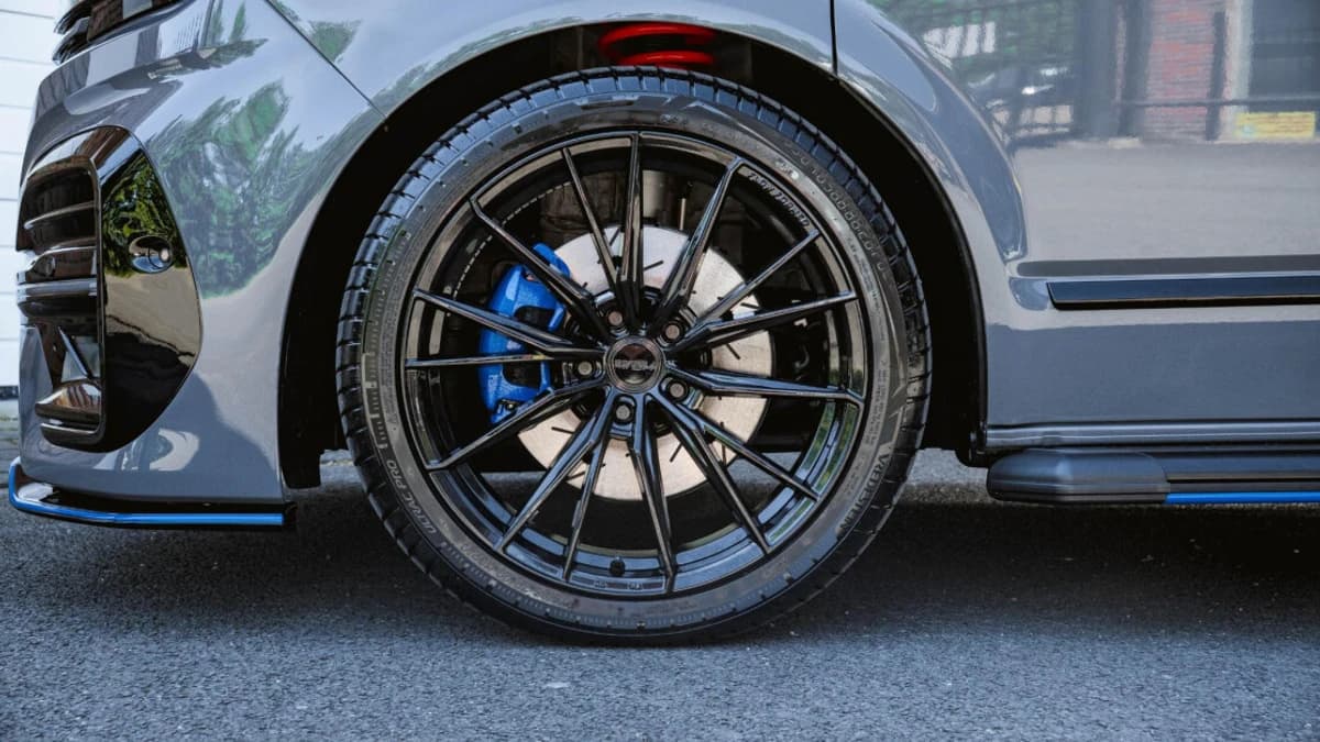 Volkswagen Caravelle — foto 1