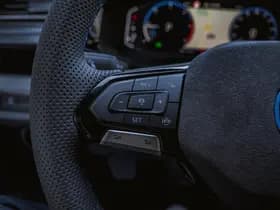 Volkswagen Caravelle thumbnail 105