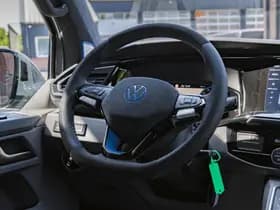 Volkswagen Caravelle thumbnail 14