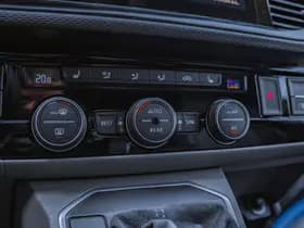 Volkswagen Caravelle thumbnail 25