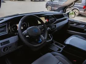 Volkswagen Caravelle thumbnail 33