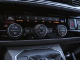 Volkswagen Caravelle thumbnail 77