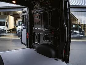 Volkswagen Crafter thumbnail 32