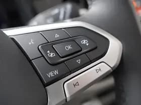 Volkswagen Multivan thumbnail 18