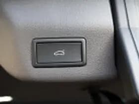 Volkswagen Multivan thumbnail 33