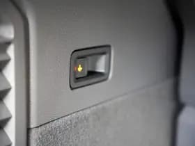 Volkswagen Multivan thumbnail 31