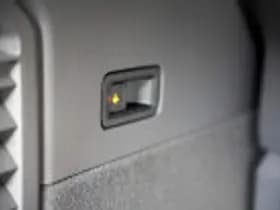 Volkswagen Multivan thumbnail 37