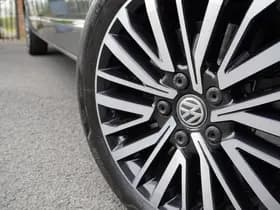 Volkswagen Multivan thumbnail 8