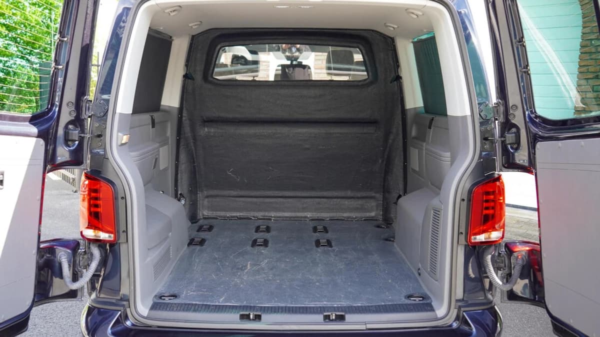 Volkswagen Caravelle — foto 1