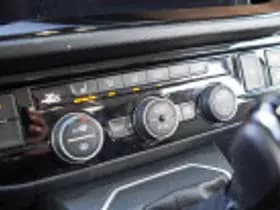 Volkswagen Caravelle thumbnail 16