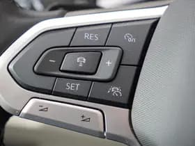 Volkswagen Multivan thumbnail 11