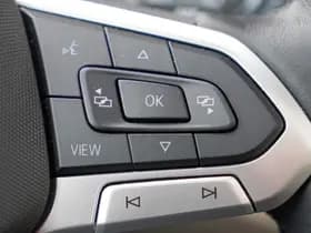 Volkswagen Multivan thumbnail 12