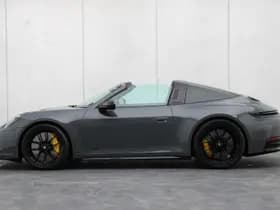 Porsche 911 thumbnail 2