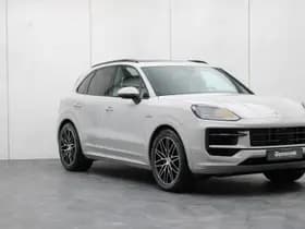Porsche Cayenne thumbnail 5