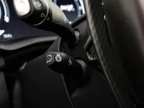 Aston Martin Dbx thumbnail 30