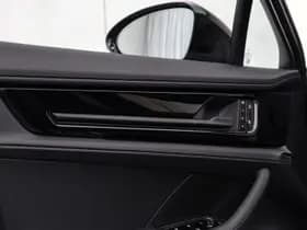 Porsche Panamera thumbnail 31