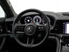 Porsche Panamera thumbnail 39