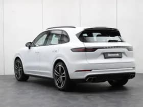 Porsche Cayenne thumbnail 3