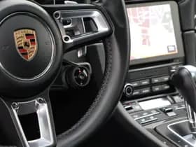 Porsche 911 thumbnail 10