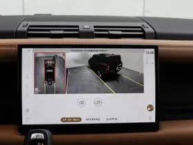 Land Rover Defender thumbnail 16