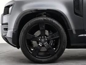 Land Rover Defender thumbnail 6