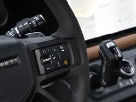 Land Rover Defender thumbnail 9