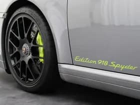 Porsche 911 thumbnail 9