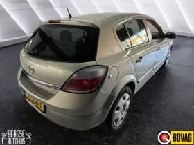 Opel Astra thumbnail 2