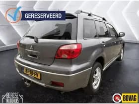 Mitsubishi Outlander thumbnail 3