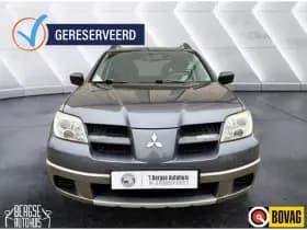 Mitsubishi Outlander thumbnail 4