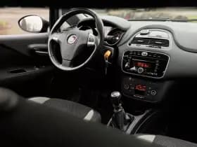 Fiat Punto thumbnail 8