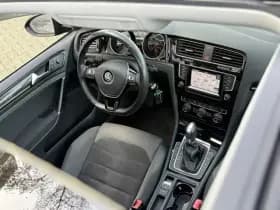 Volkswagen Golf thumbnail 17