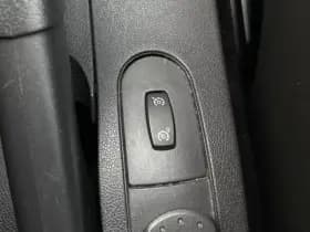 Renault Clio thumbnail 17