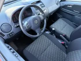 Suzuki SX4 thumbnail 8