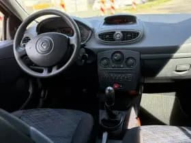 Renault Clio thumbnail 2