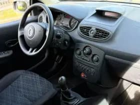 Renault Clio thumbnail 8