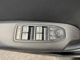 Renault Captur thumbnail 15