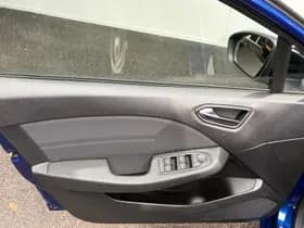 Renault Clio thumbnail 28