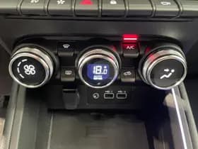 Renault Clio thumbnail 10