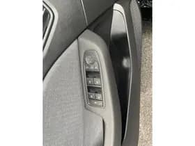 Renault Clio thumbnail 18