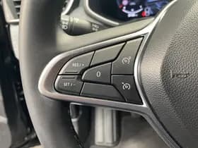 Renault Clio thumbnail 19