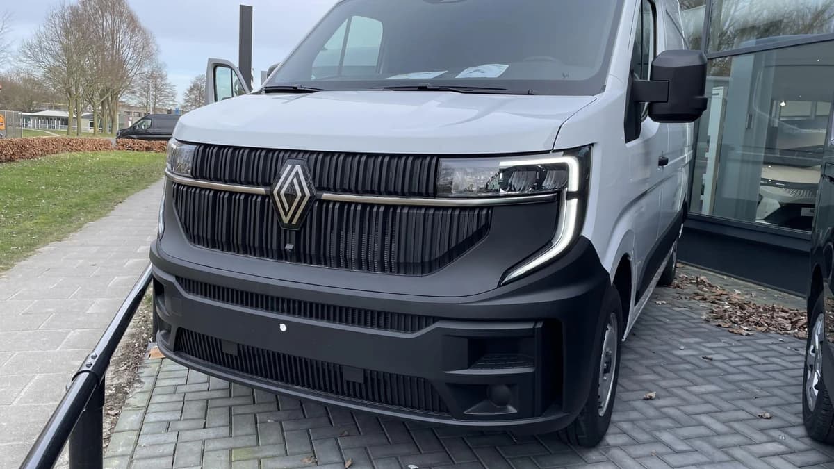 Renault Master — foto 1