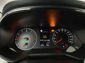 Renault Clio thumbnail 24