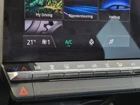 Renault Captur thumbnail 25