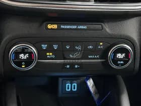 Ford Focus thumbnail 12